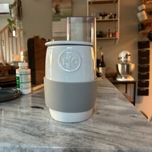 Pampered Chef Ceramic Cold/Hot Drink Carrier White W/ grey removable sleeve